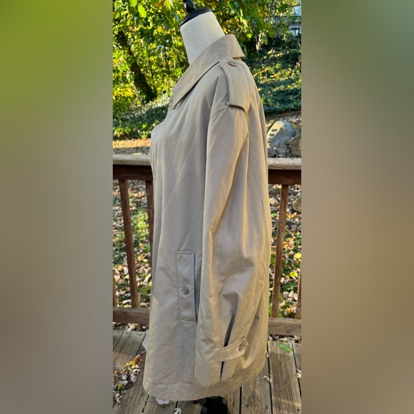 Westchester Classic Men's Rain/Trench Coat 46R Beige Removable Faux Fur Liner - Picture 3 of 13